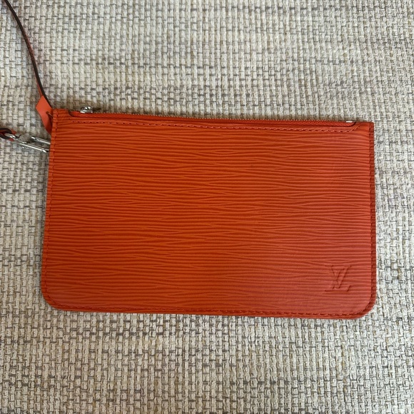 Louis Vuitton Neverfull PM Orange Epi - Picture 13 of 16